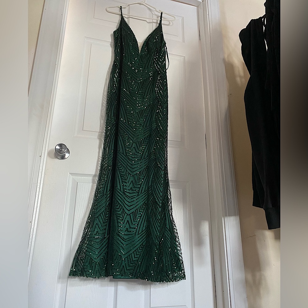 EMERALD GREEN SEQUIN DRESS